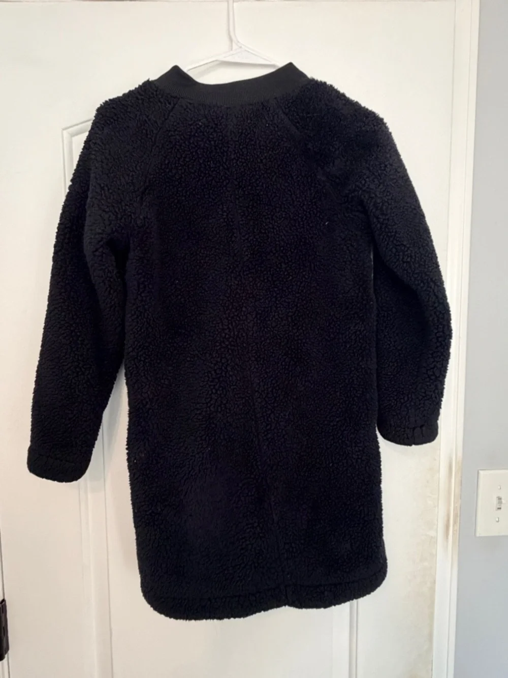 Nike Black Teddy Sherpa Zip Jacket with Light Gray Chest Pocket - Picture 4 of 4